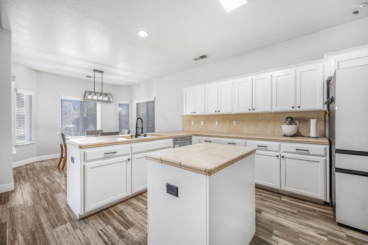 5391 E Burns Ave, Fresno, CA 93725