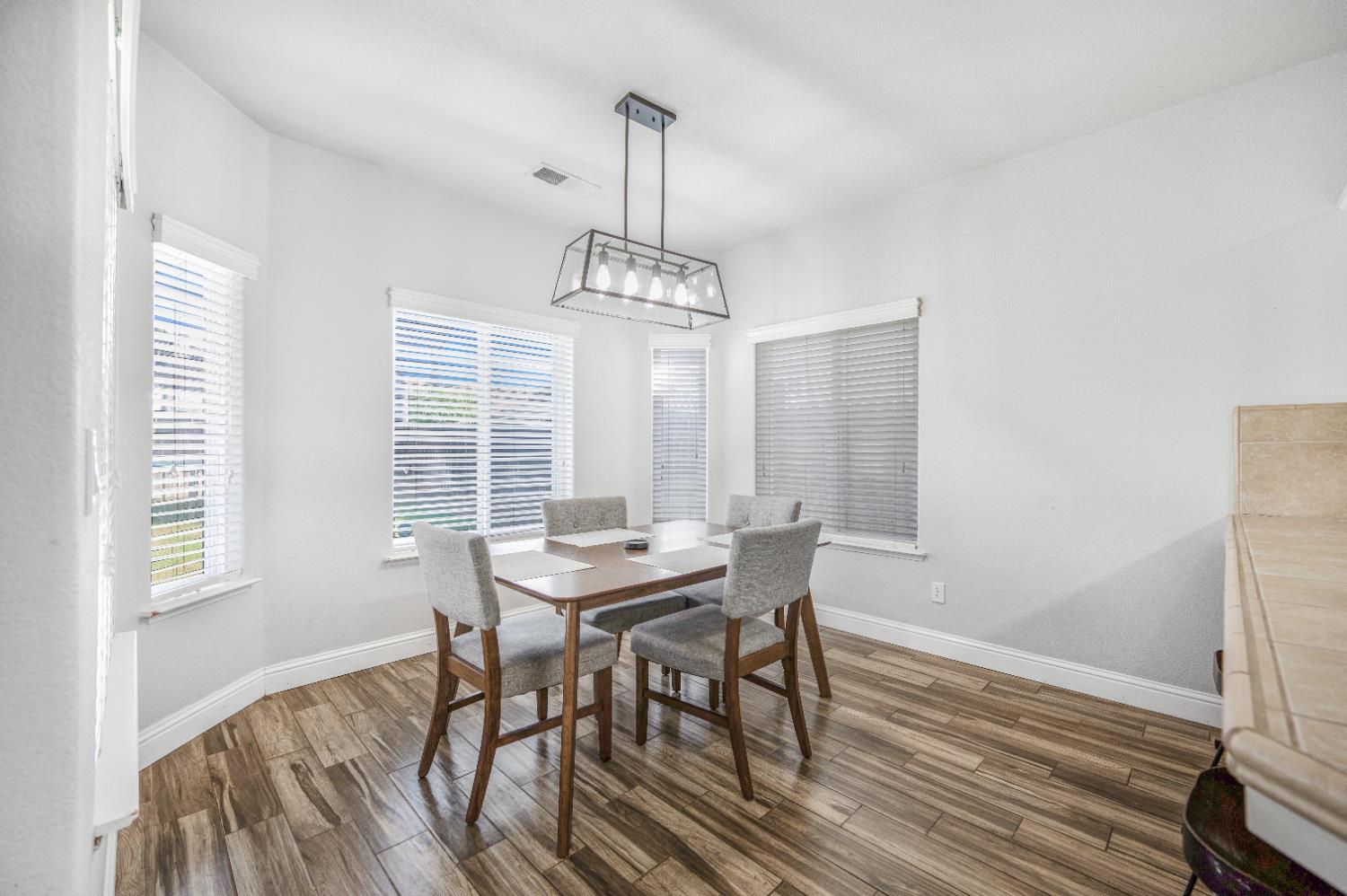 5391 E Burns Ave, Fresno, CA 93725