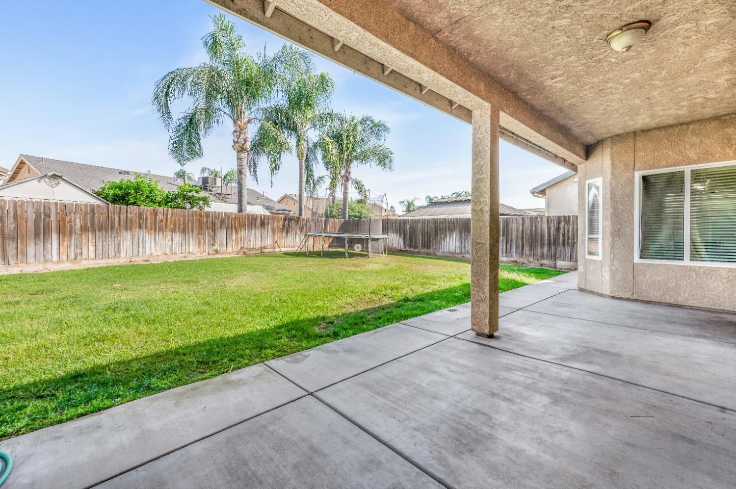 5391 E Burns Ave, Fresno, CA 93725