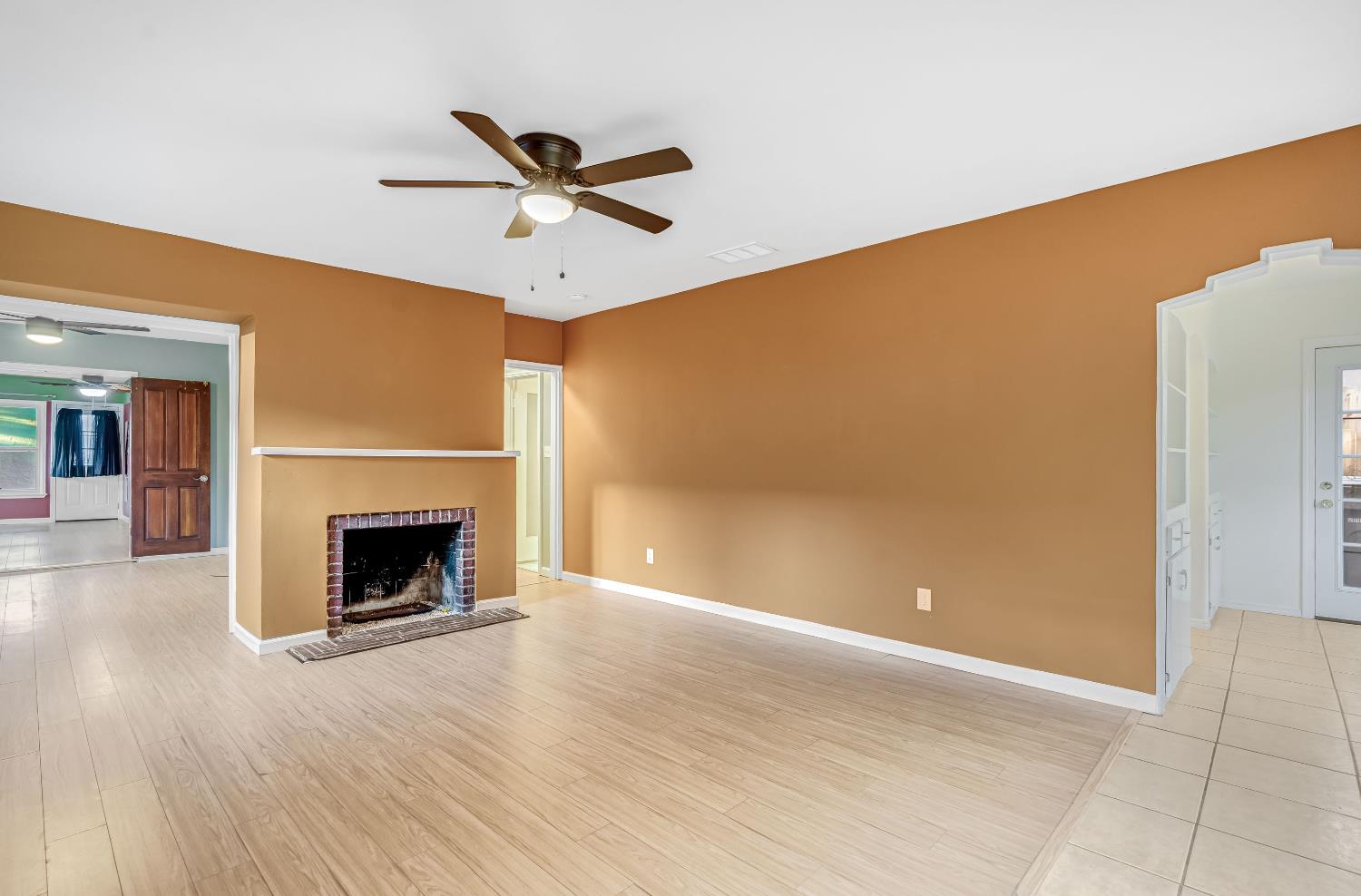 553 E Michigan Ave, Fresno, CA 93704