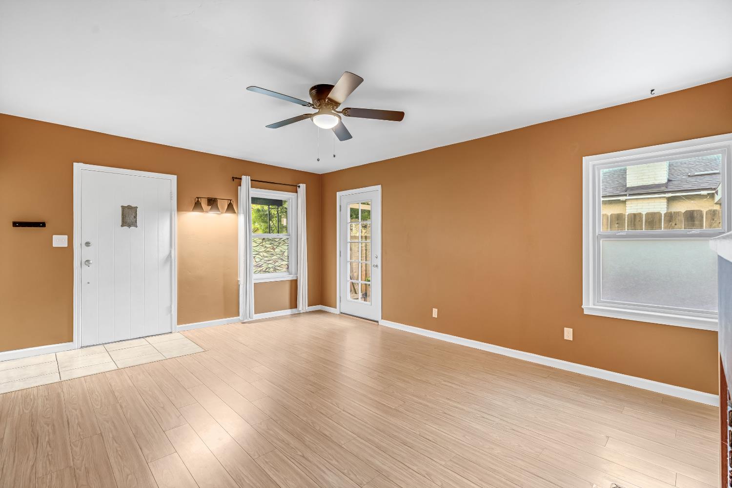 553 E Michigan Ave, Fresno, CA 93704