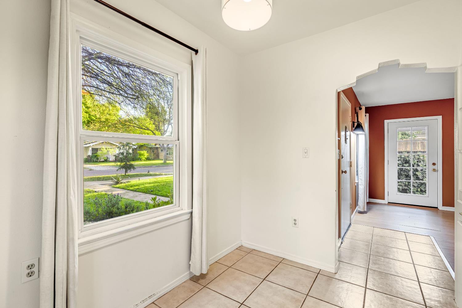 553 E Michigan Ave, Fresno, CA 93704