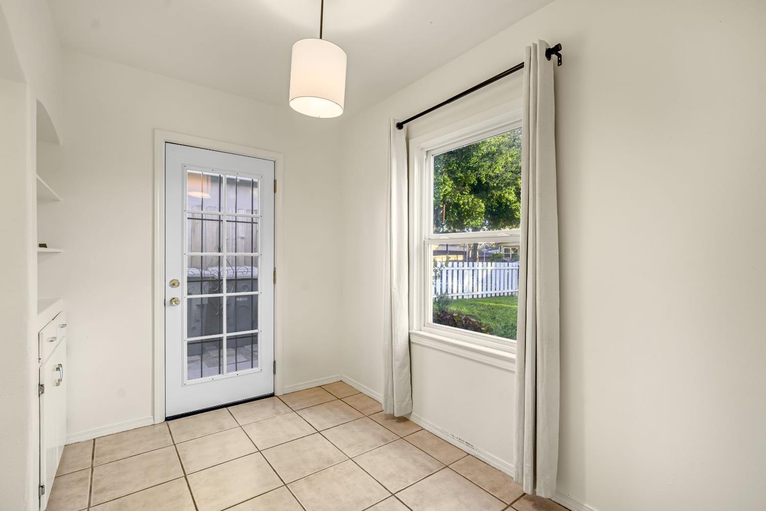 553 E Michigan Ave, Fresno, CA 93704