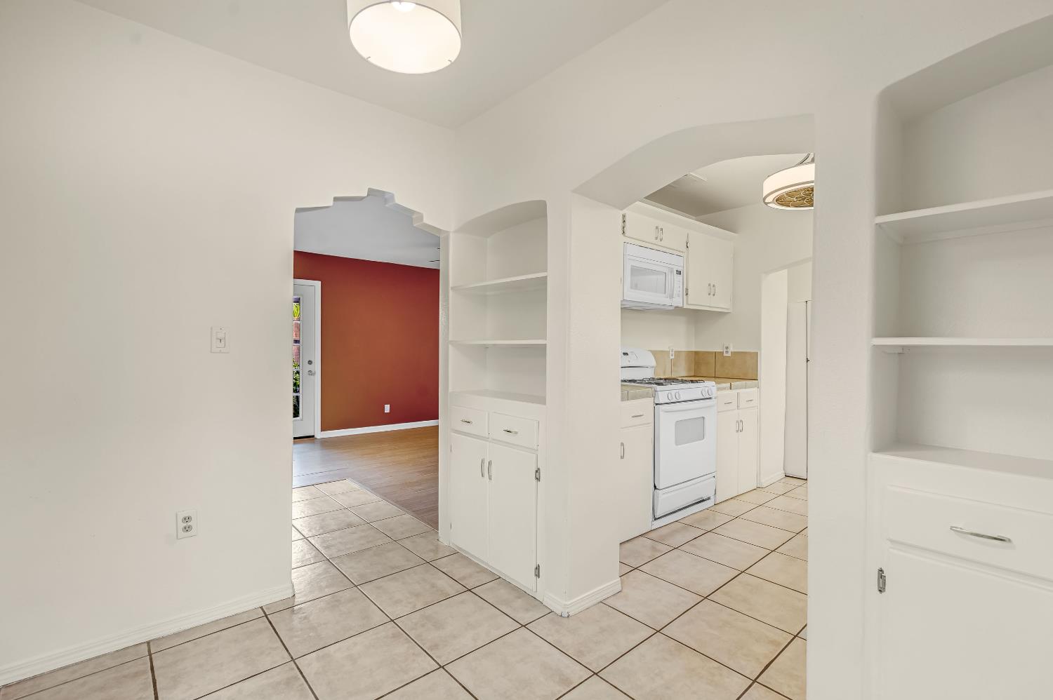 553 E Michigan Ave, Fresno, CA 93704