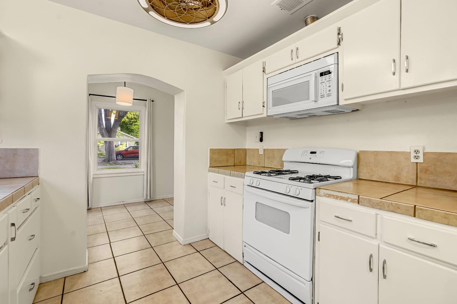 553 E Michigan Ave, Fresno, CA 93704