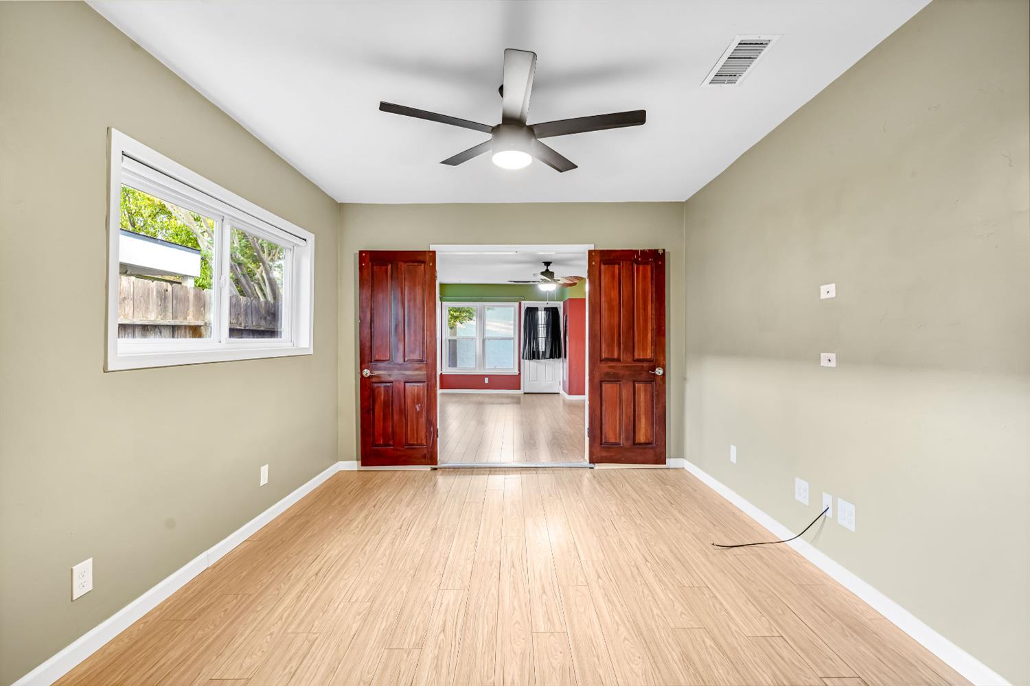 553 E Michigan Ave, Fresno, CA 93704