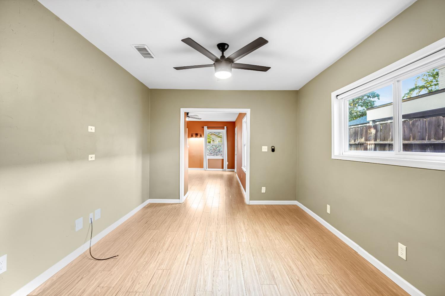 553 E Michigan Ave, Fresno, CA 93704