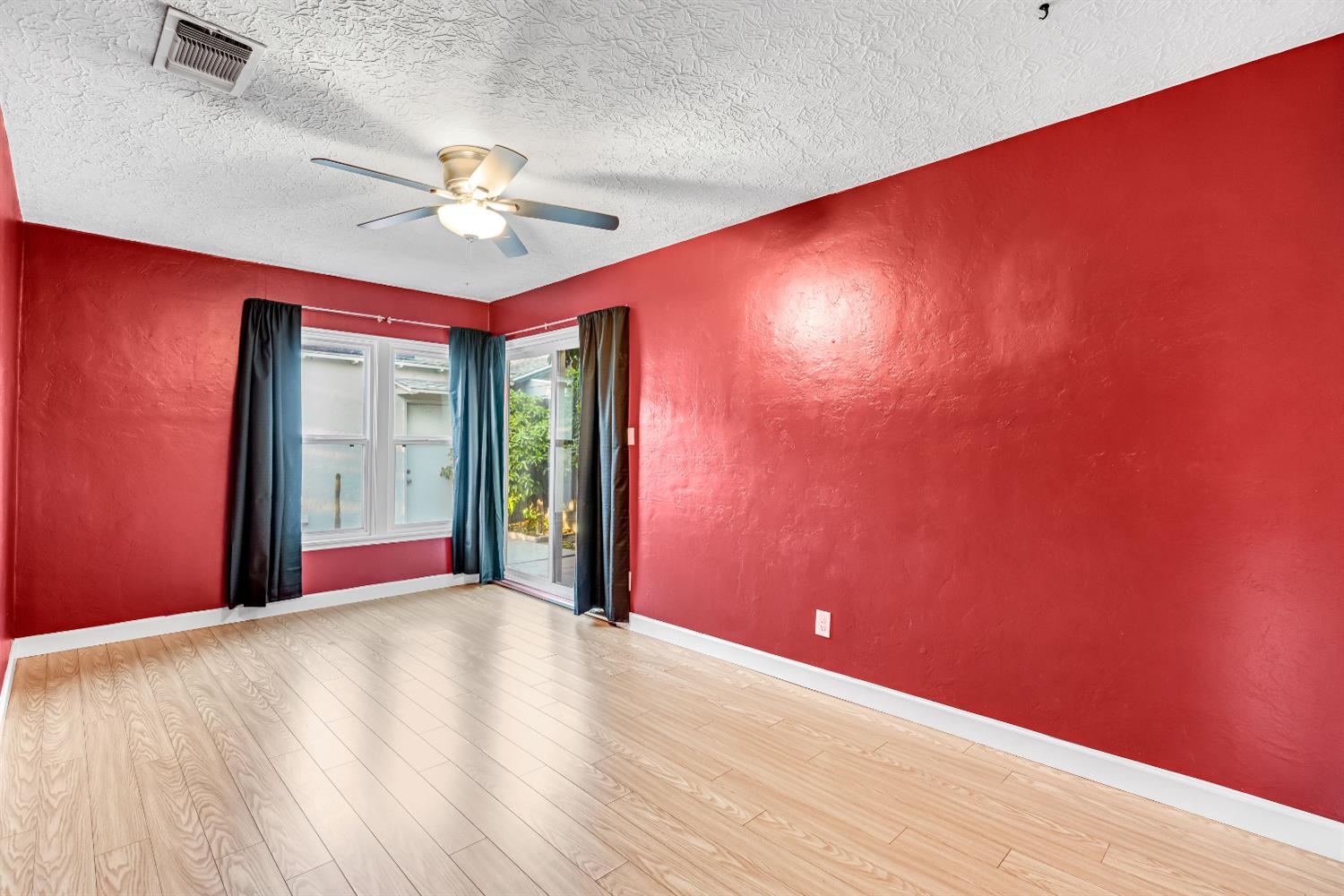 553 E Michigan Ave, Fresno, CA 93704