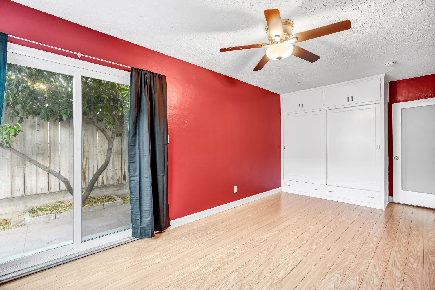 553 E Michigan Ave, Fresno, CA 93704