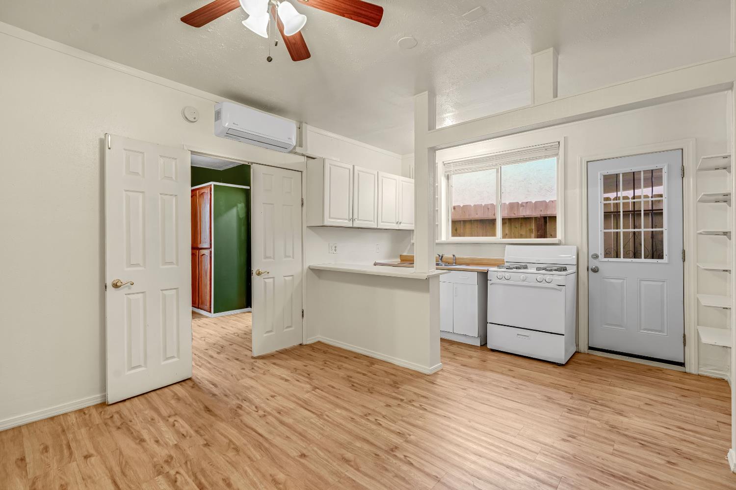 553 E Michigan Ave, Fresno, CA 93704