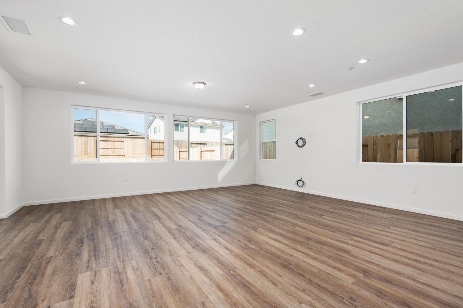 1258 Talus Way S, Madera, CA 93636