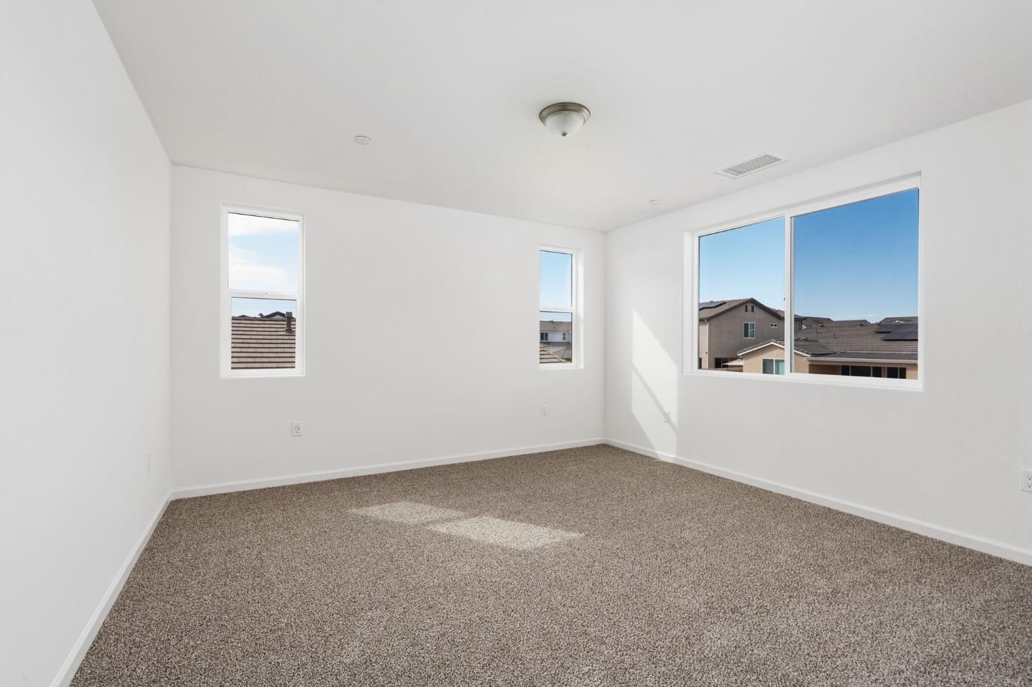 1258 Talus Way S, Madera, CA 93636