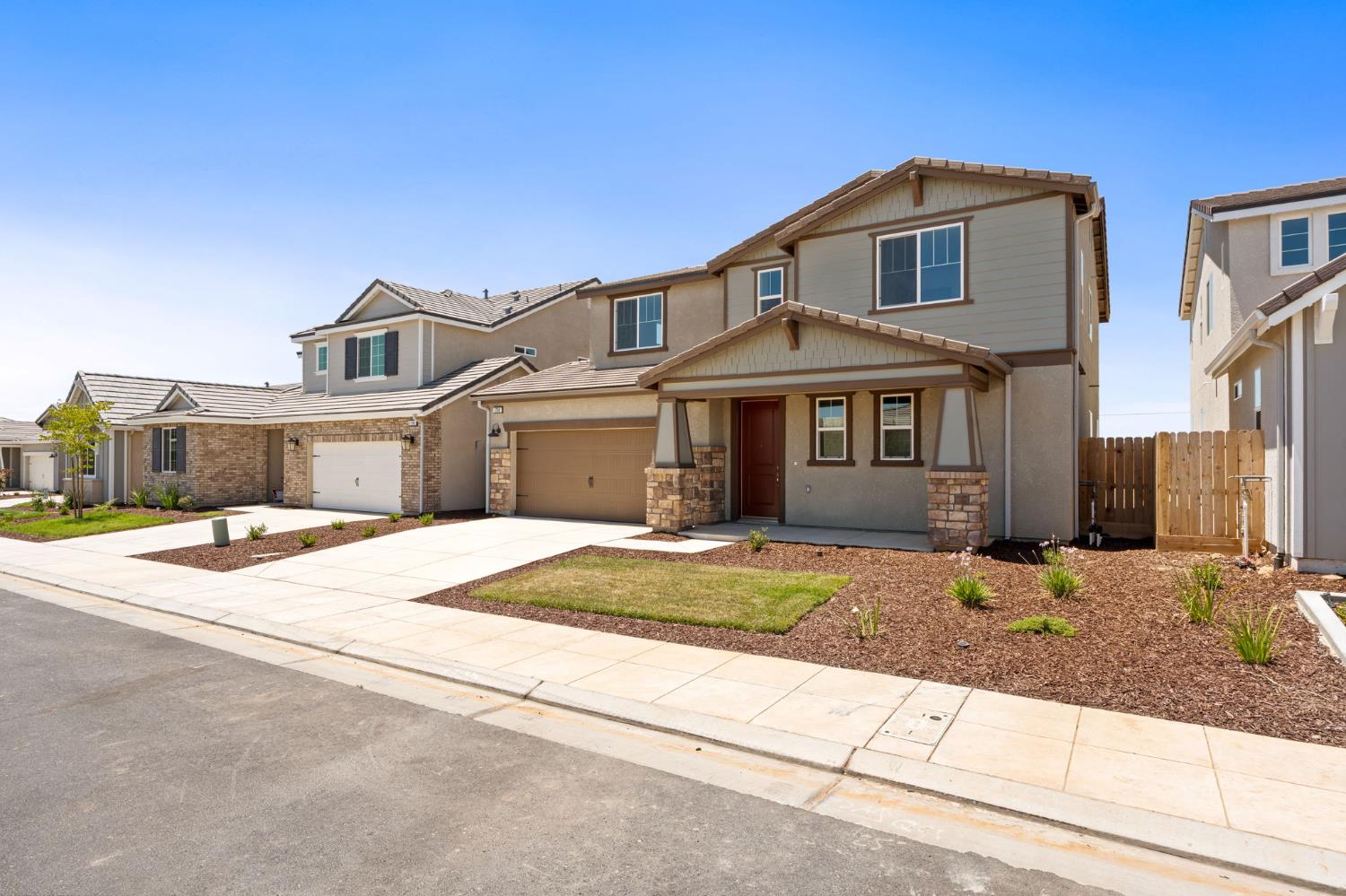 1258 Talus Way S, Madera, CA 93636
