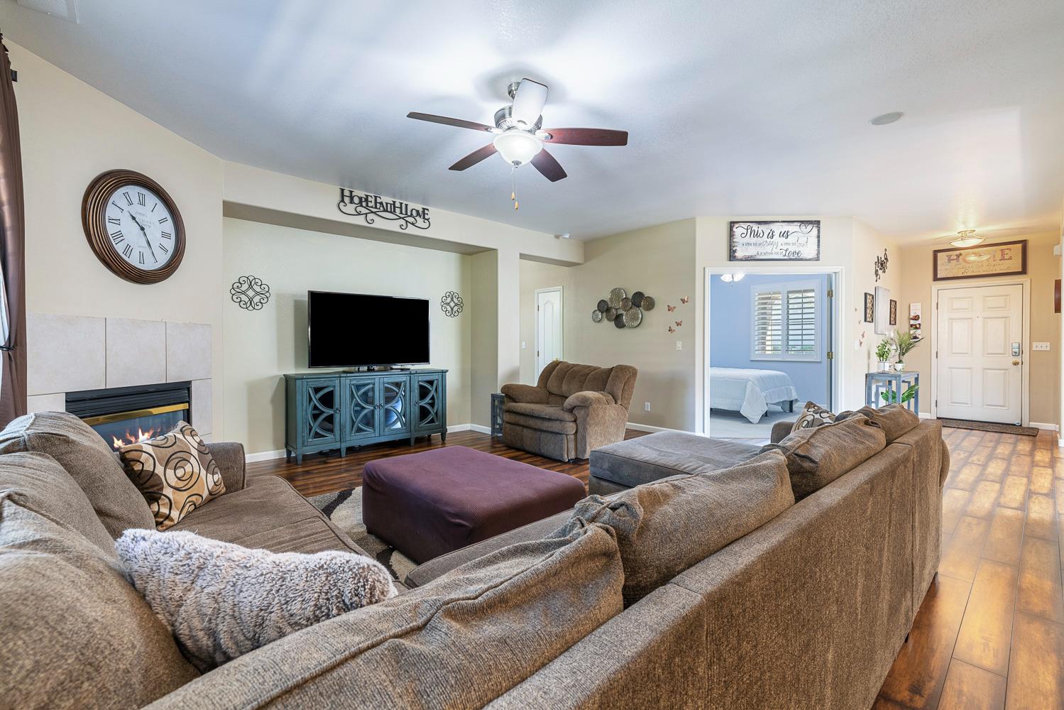 8697 N Talladega Way, Fresno, CA 93720