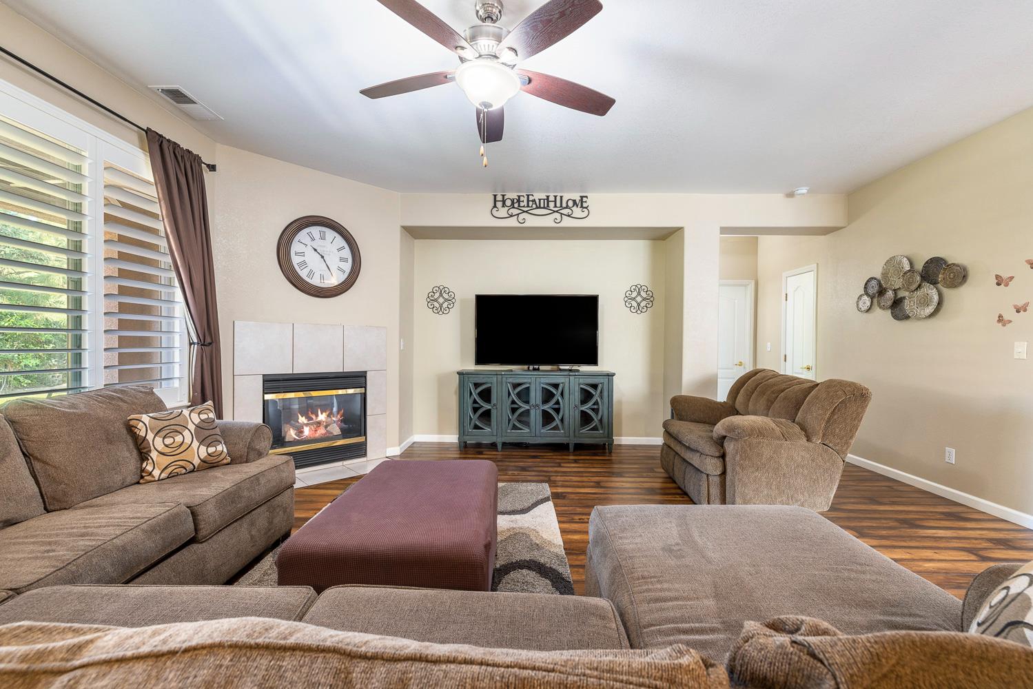 8697 N Talladega Way, Fresno, CA 93720