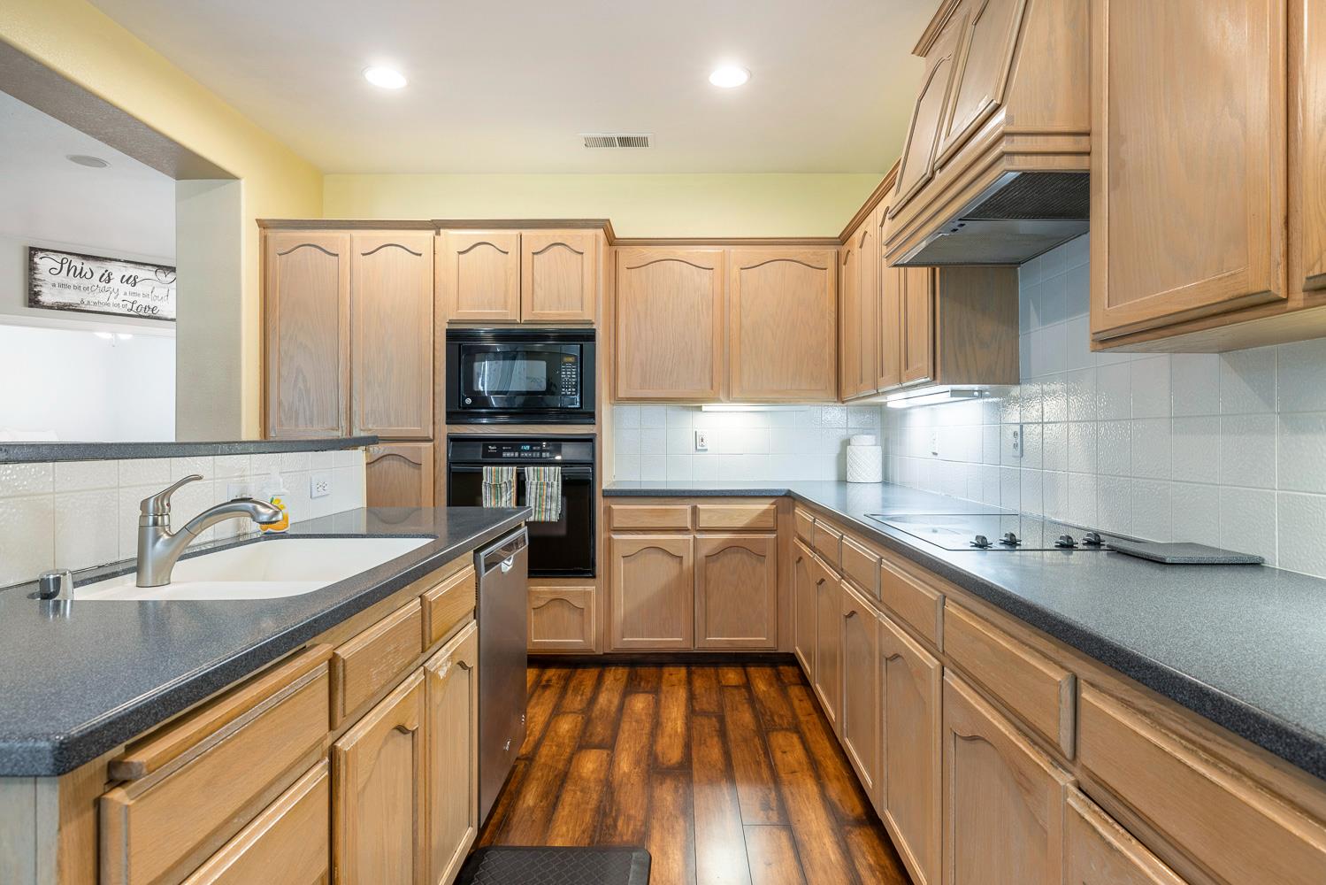 8697 N Talladega Way, Fresno, CA 93720