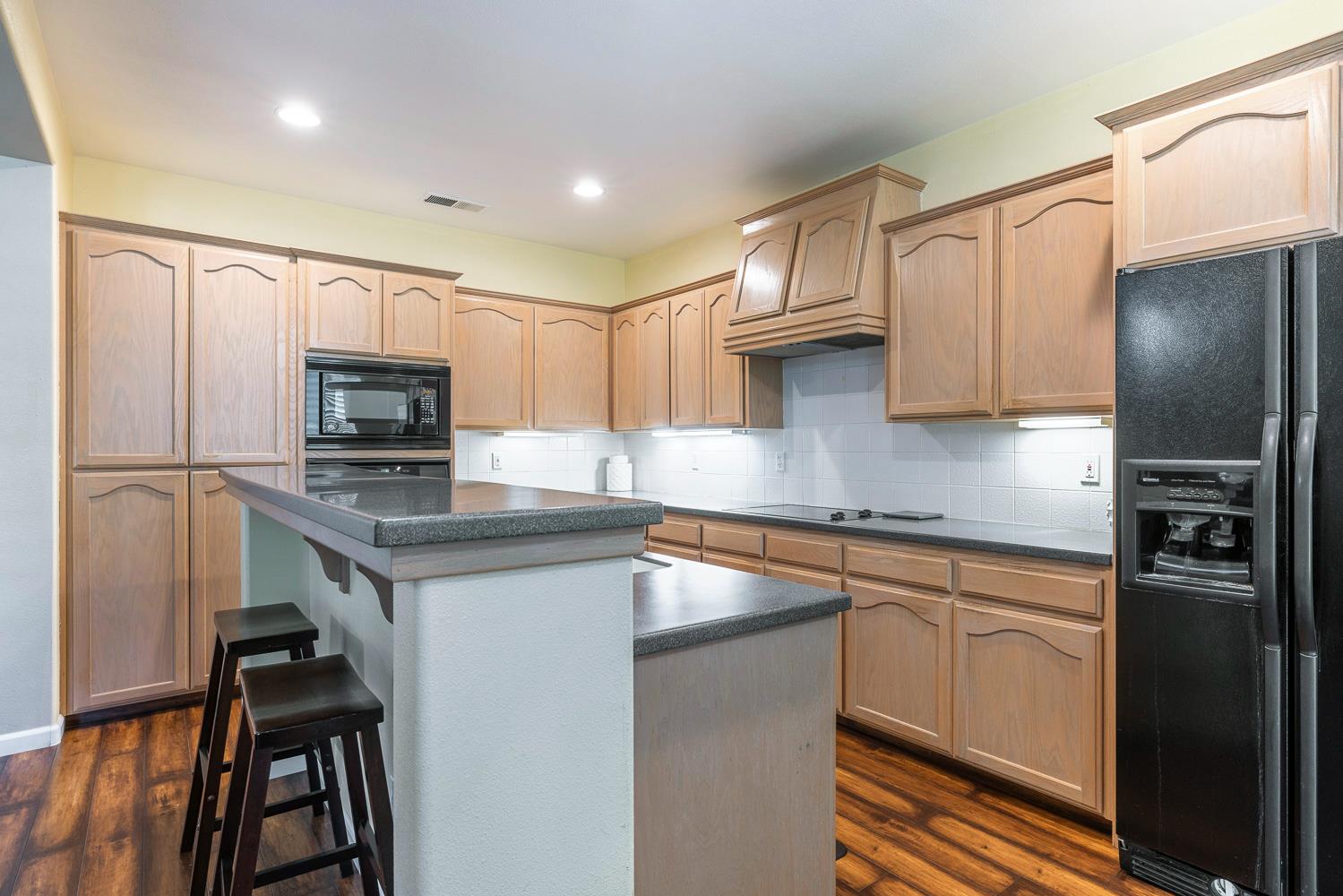 8697 N Talladega Way, Fresno, CA 93720