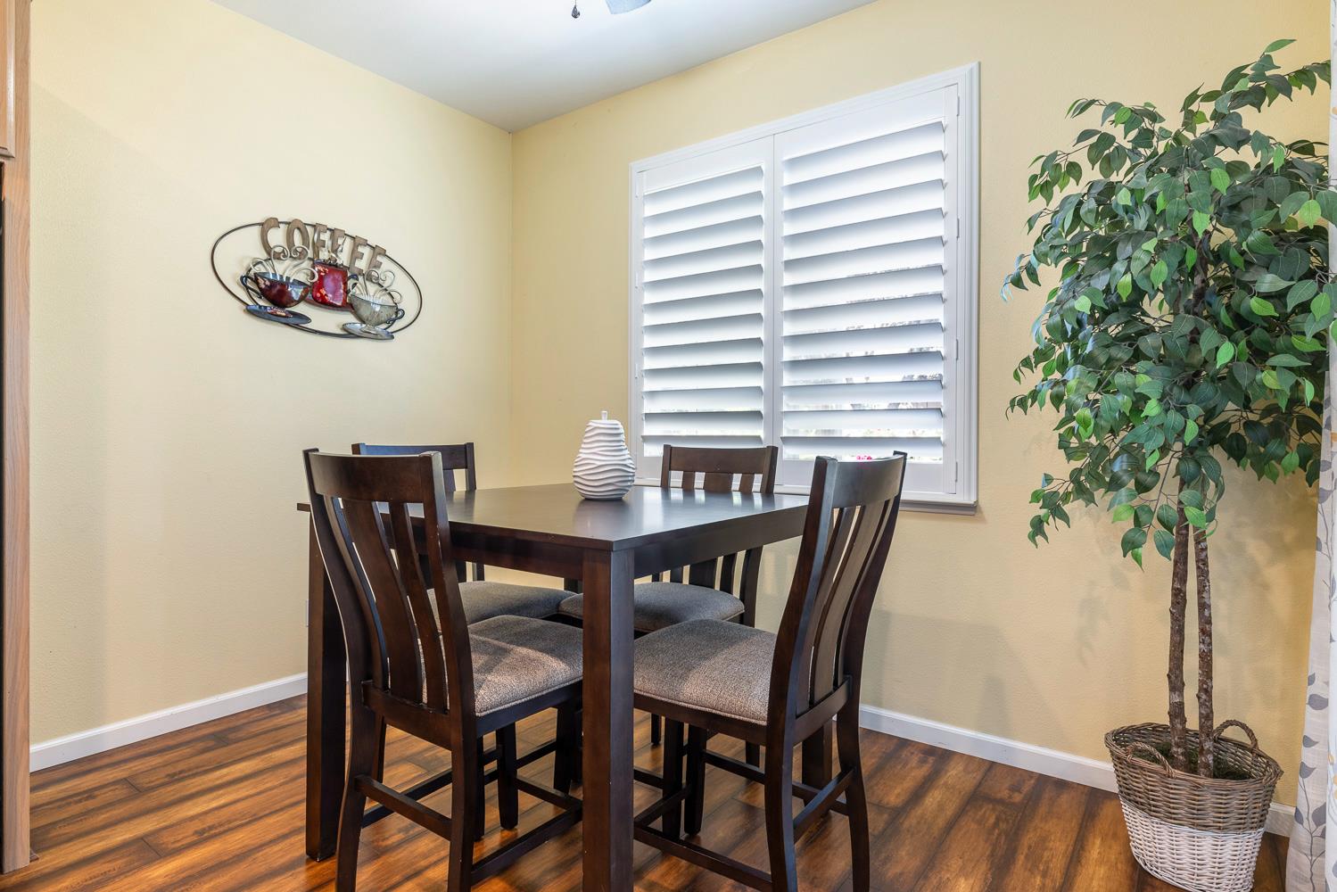 8697 N Talladega Way, Fresno, CA 93720