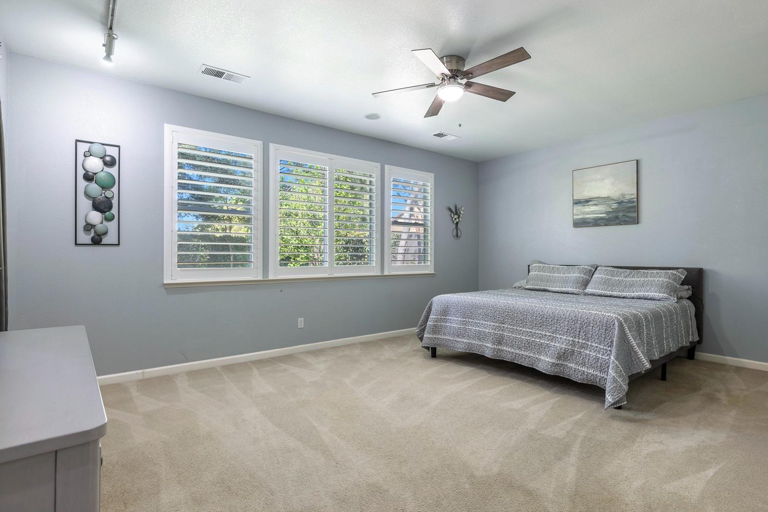 8697 N Talladega Way, Fresno, CA 93720