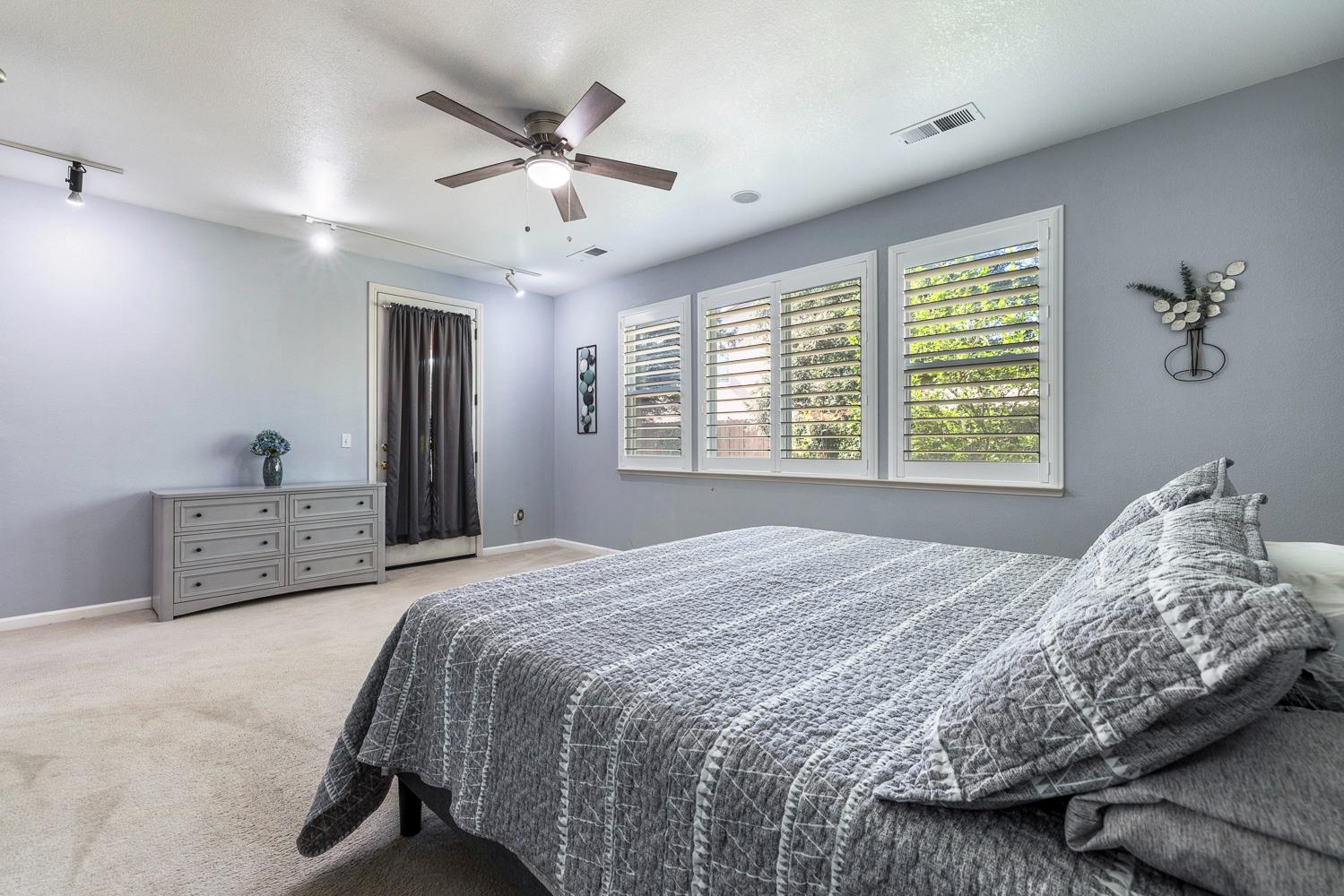 8697 N Talladega Way, Fresno, CA 93720