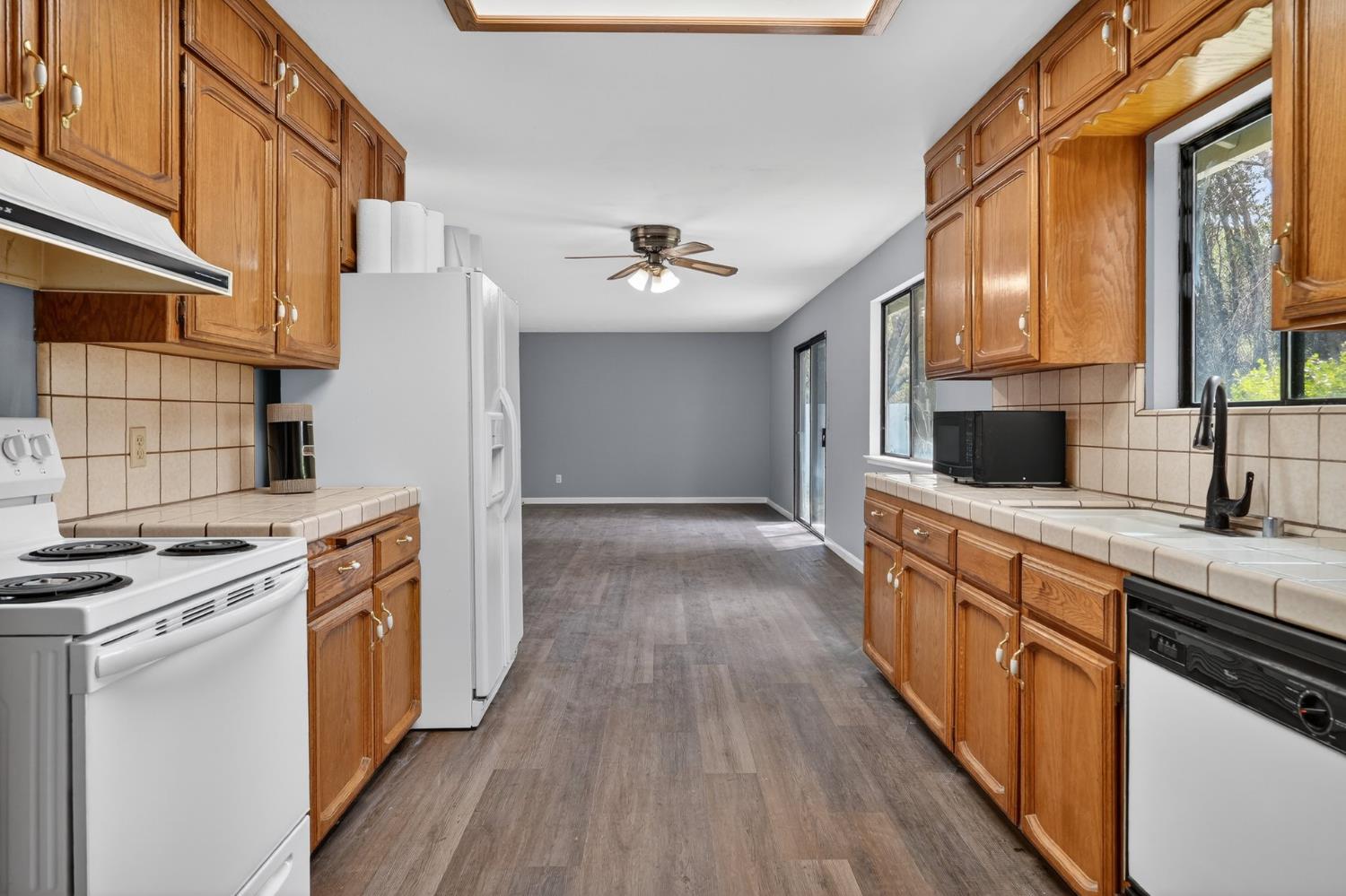 40790 Hwy 49, Oakhurst, CA 93644