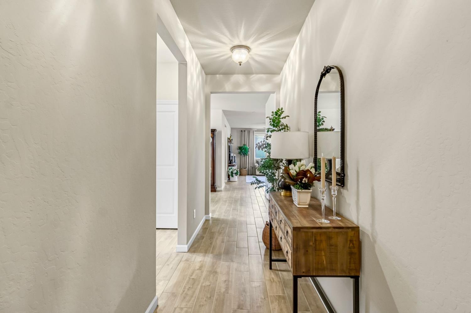 994 Groveland Ave W, Madera, CA 93636