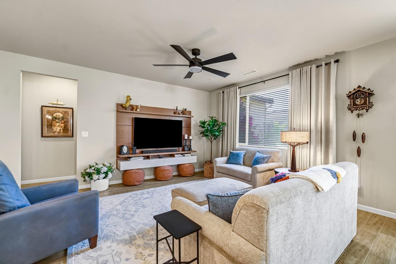 994 Groveland Ave W, Madera, CA 93636