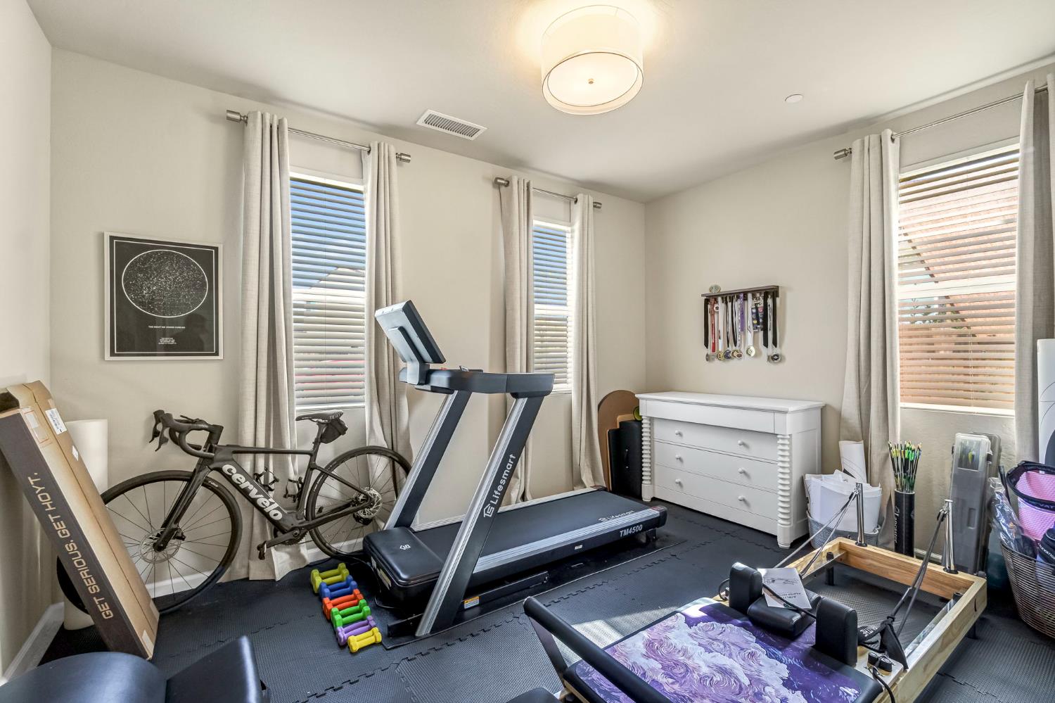 994 Groveland Ave W, Madera, CA 93636