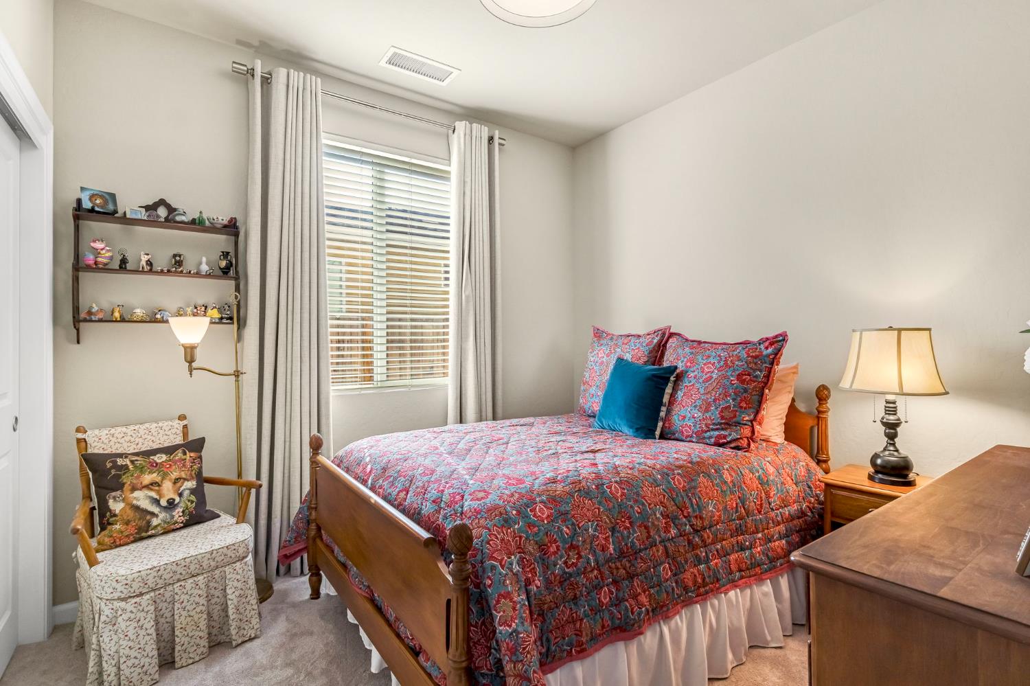 994 Groveland Ave W, Madera, CA 93636