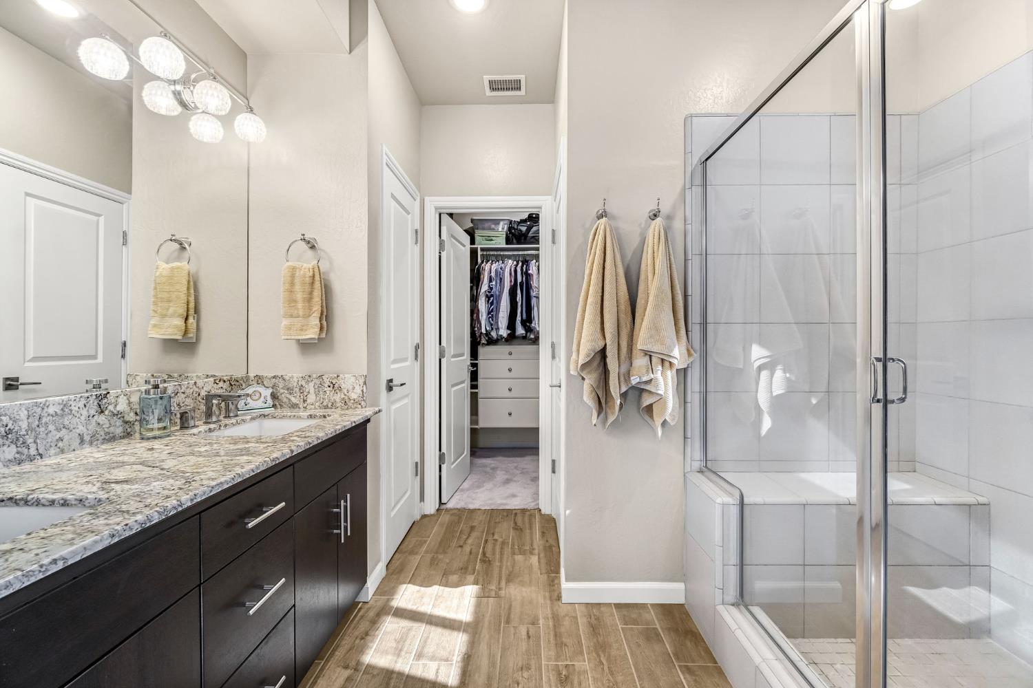 994 Groveland Ave W, Madera, CA 93636