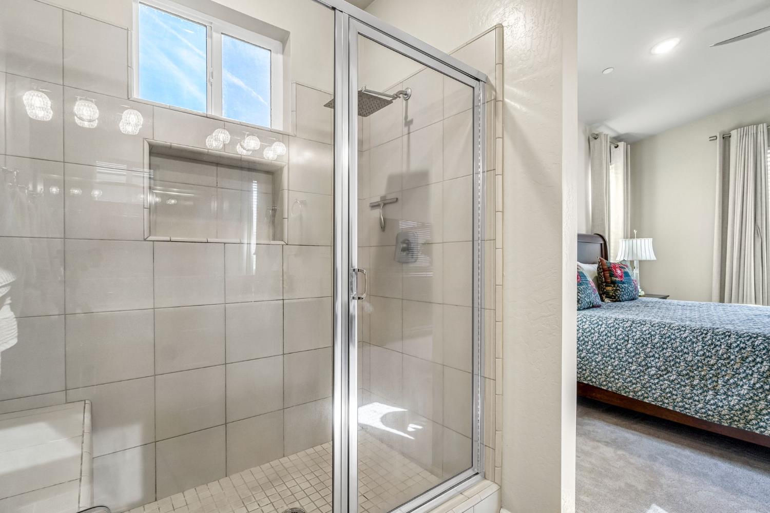 994 Groveland Ave W, Madera, CA 93636