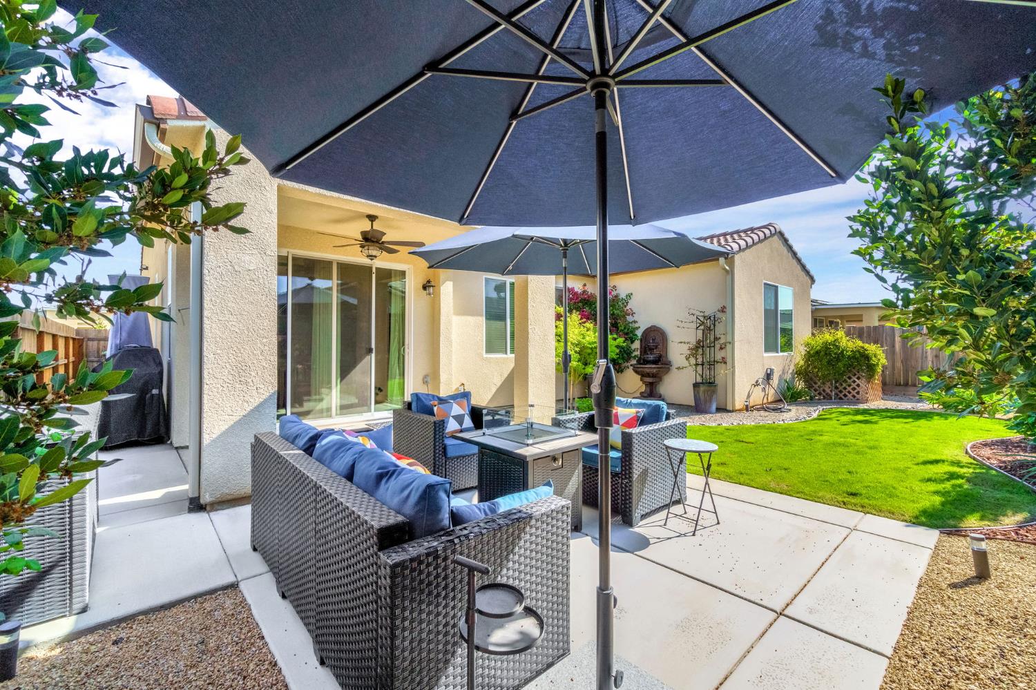 994 Groveland Ave W, Madera, CA 93636