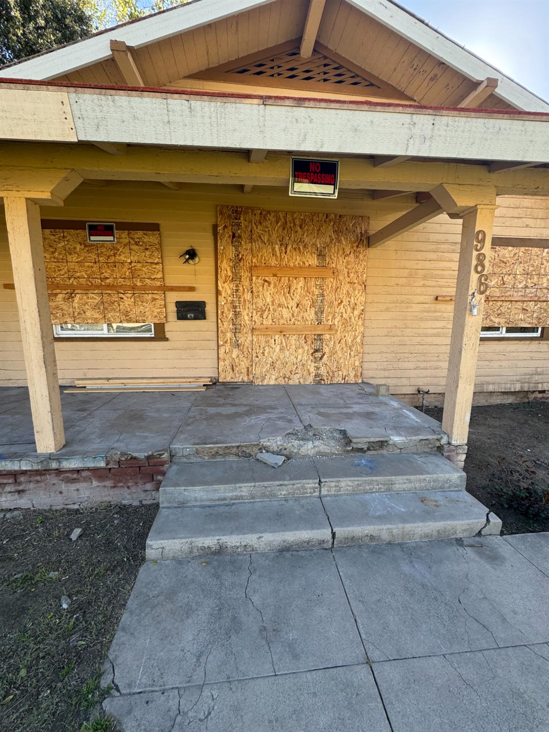 986 N Wilson Ave, Fresno, CA 93728