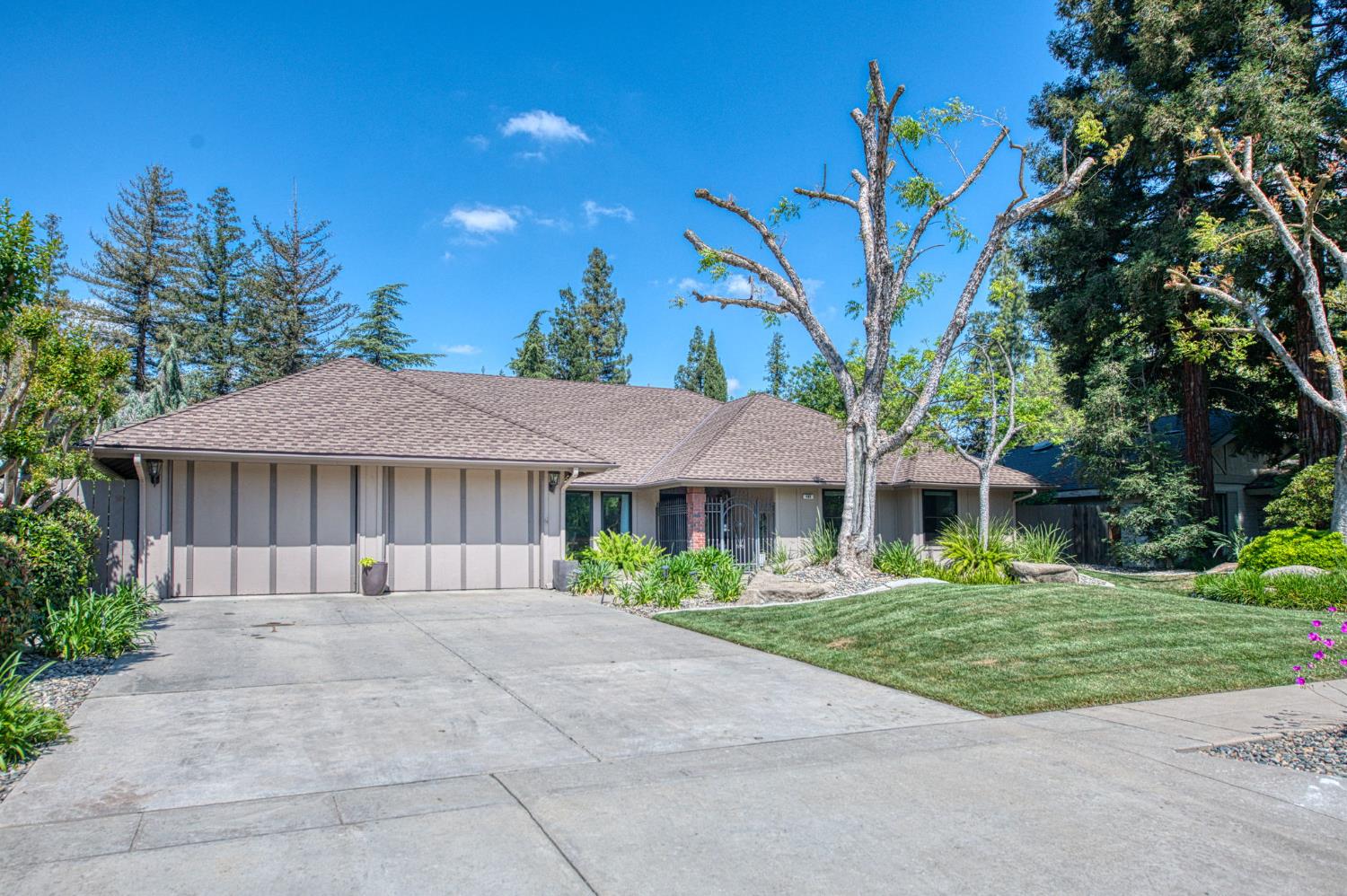 480 E Cole Ave, Fresno, CA 93720