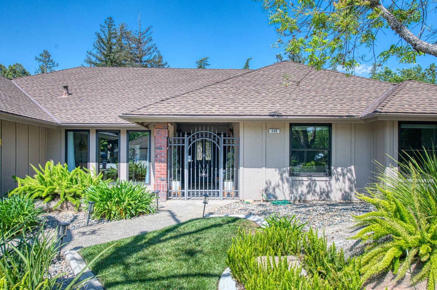 480 E Cole Ave, Fresno, CA 93720