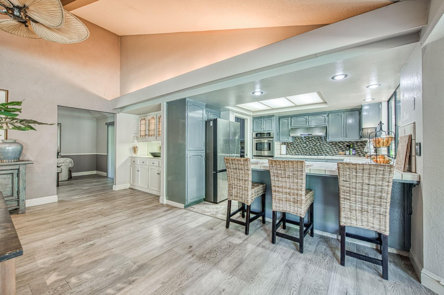 480 E Cole Ave, Fresno, CA 93720