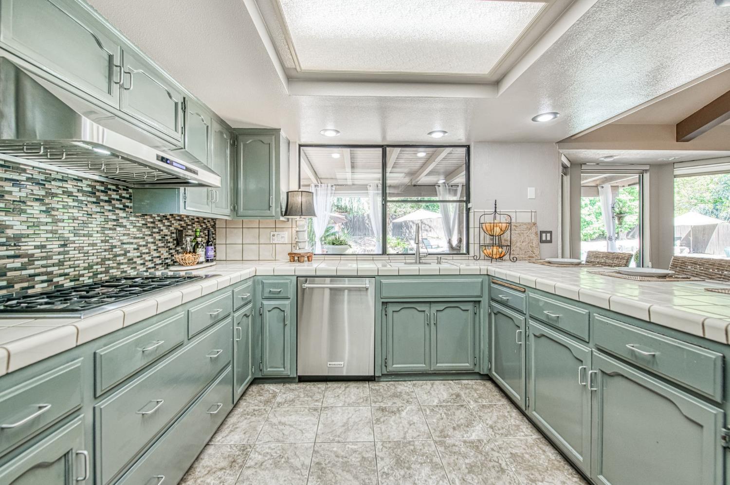 480 E Cole Ave, Fresno, CA 93720