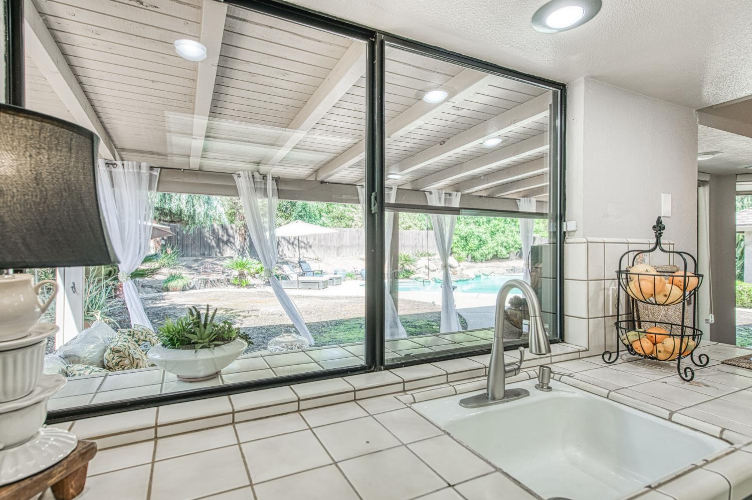 480 E Cole Ave, Fresno, CA 93720