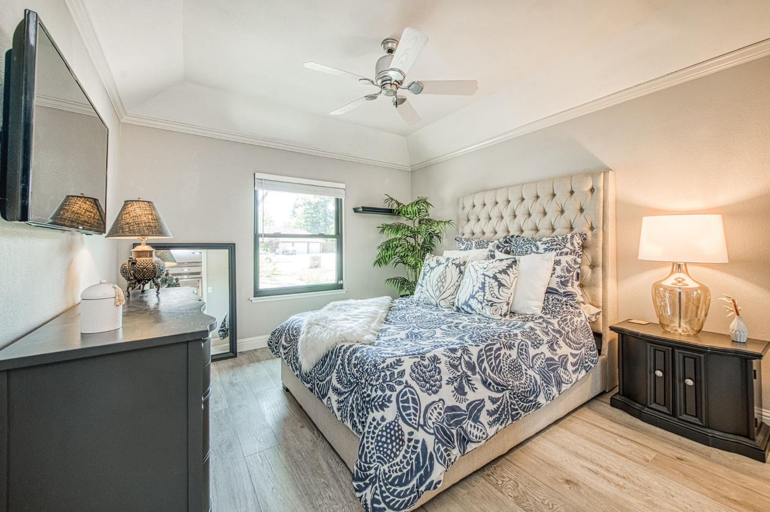 480 E Cole Ave, Fresno, CA 93720