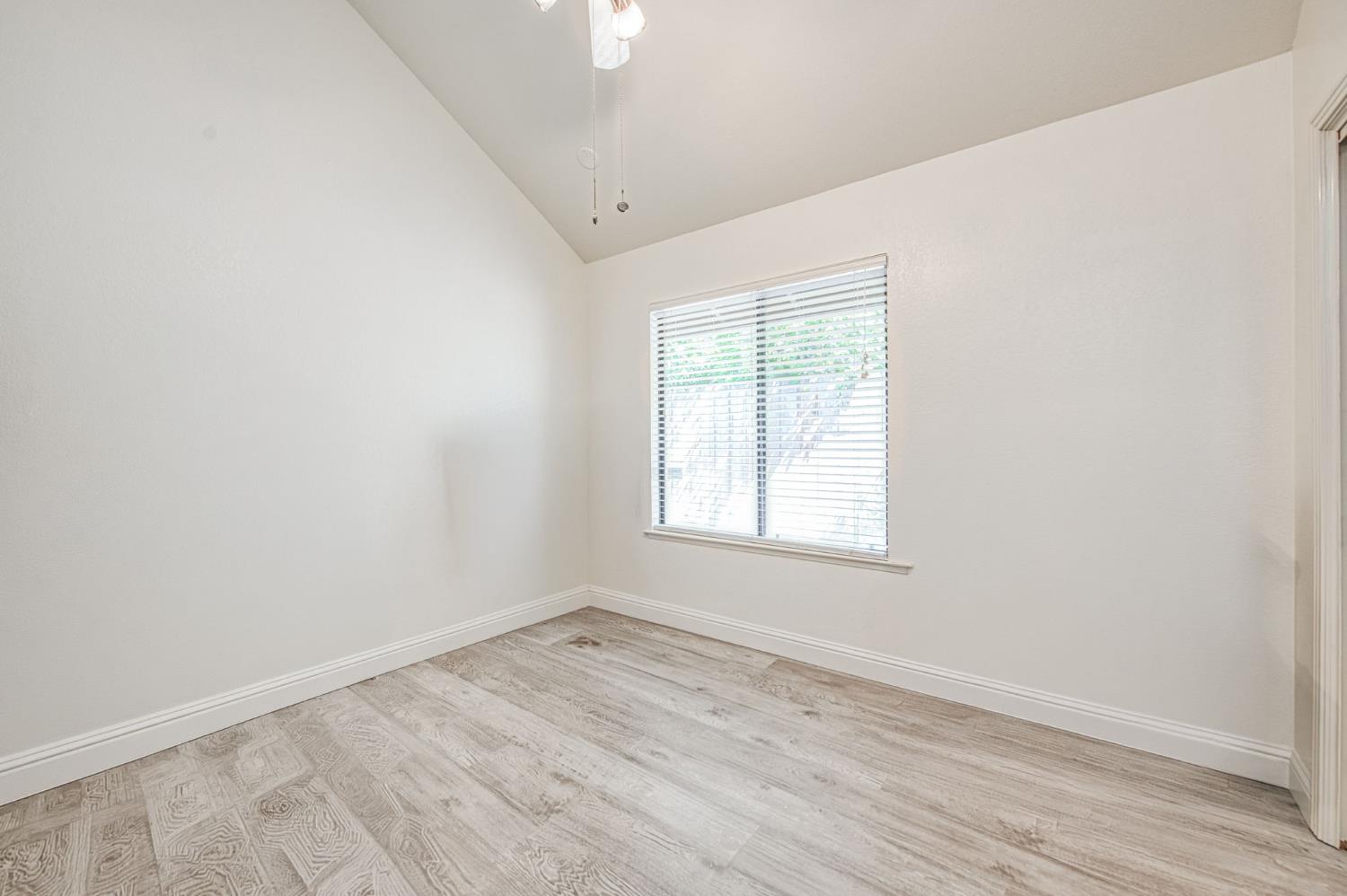 480 E Cole Ave, Fresno, CA 93720