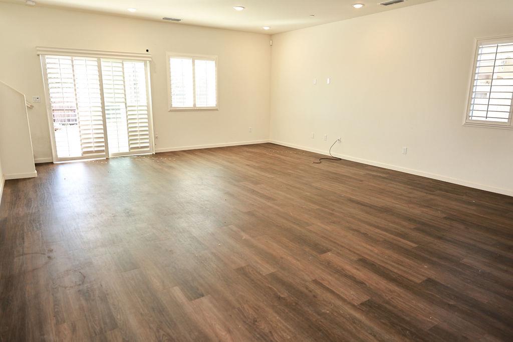 1382 Shoreline Dr, Madera, CA 93637