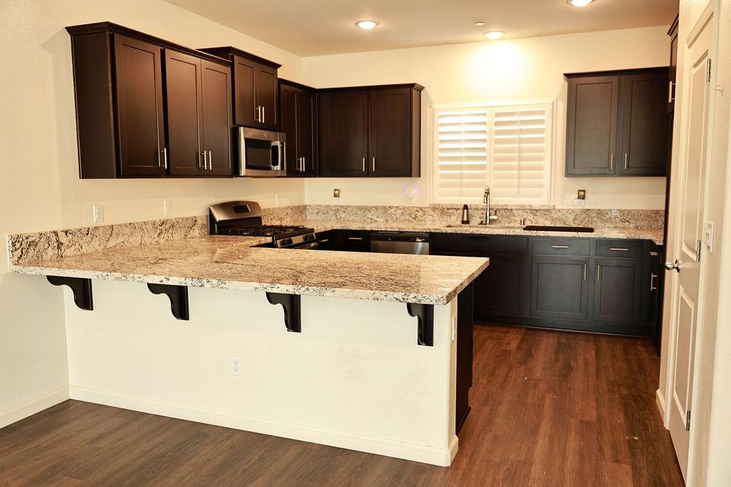 1382 Shoreline Dr, Madera, CA 93637