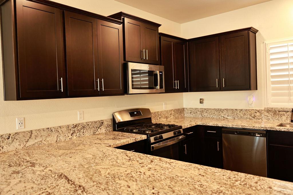 1382 Shoreline Dr, Madera, CA 93637