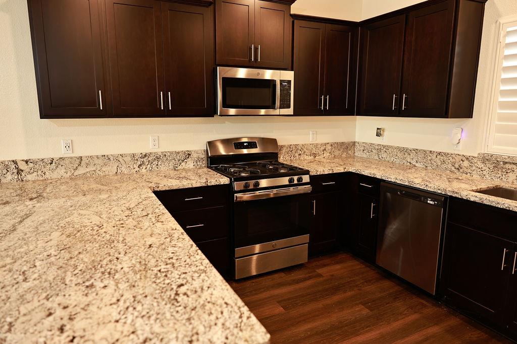 1382 Shoreline Dr, Madera, CA 93637