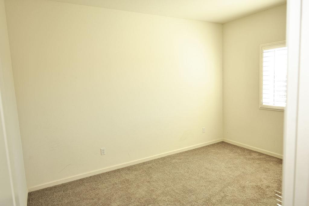 1382 Shoreline Dr, Madera, CA 93637