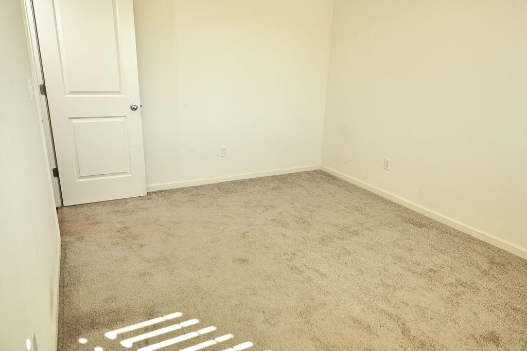 1382 Shoreline Dr, Madera, CA 93637