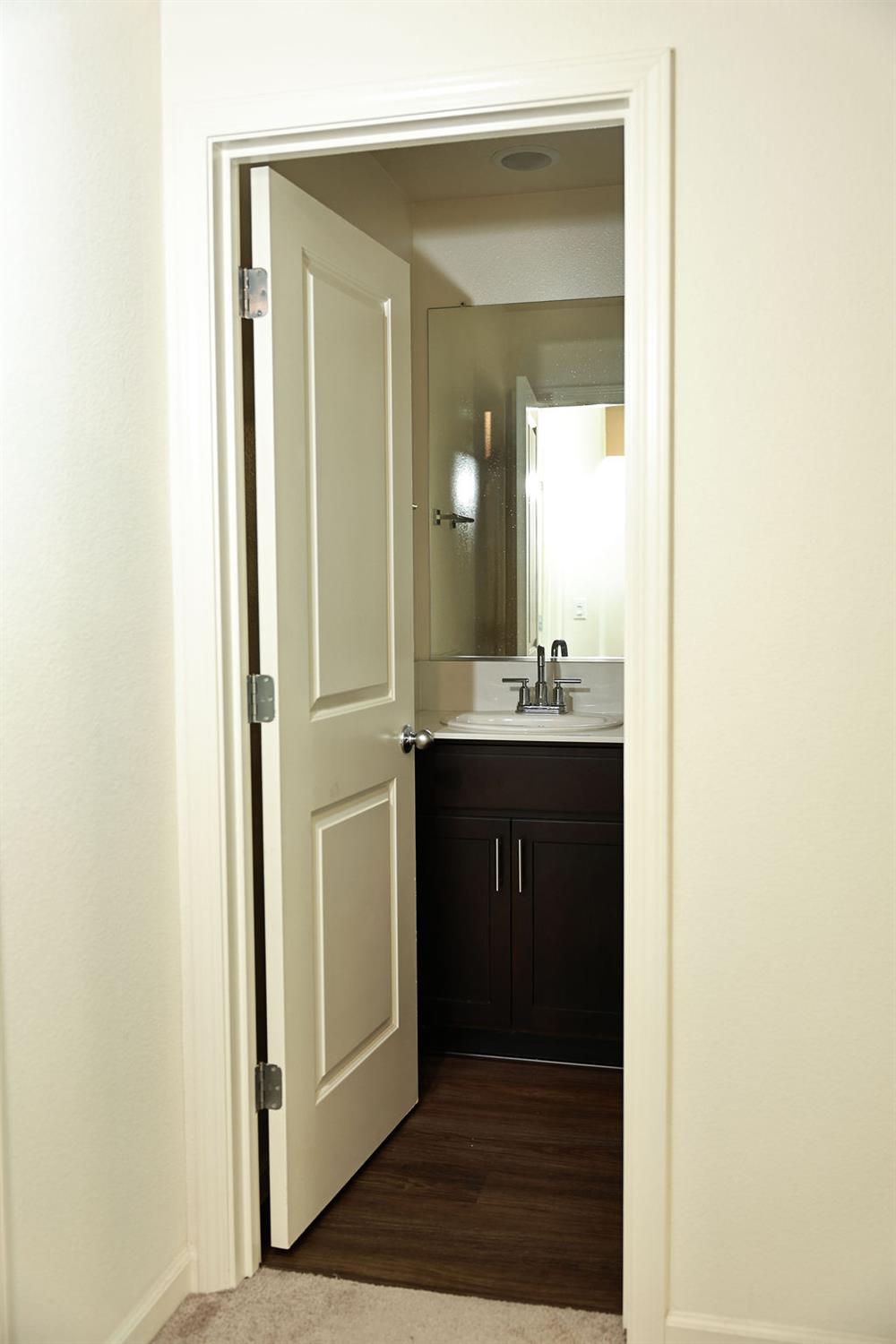 1382 Shoreline Dr, Madera, CA 93637