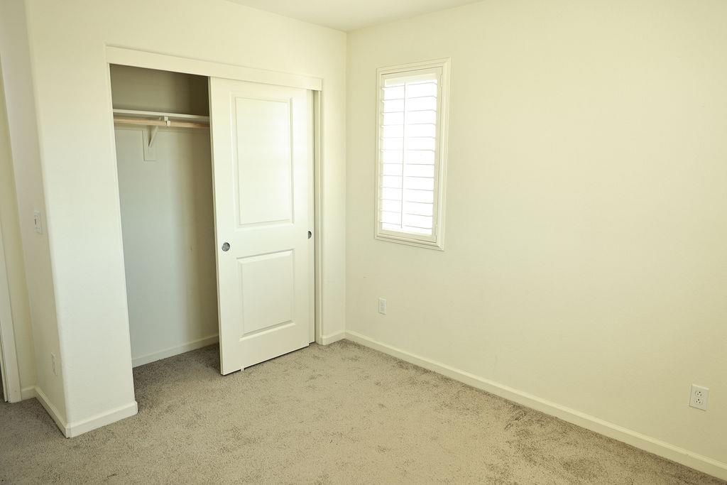 1382 Shoreline Dr, Madera, CA 93637