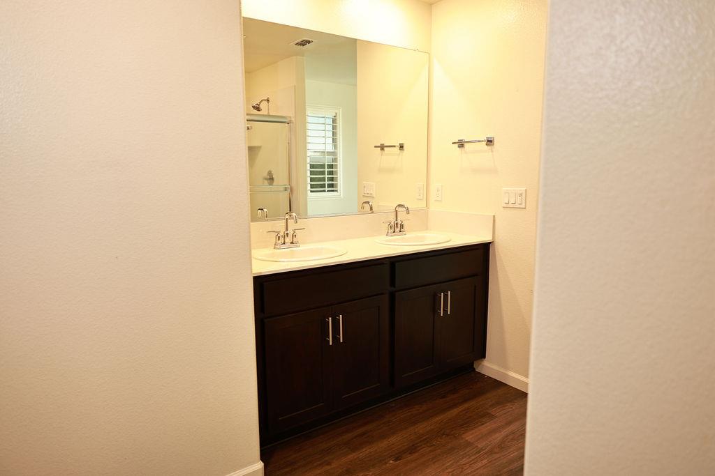 1382 Shoreline Dr, Madera, CA 93637