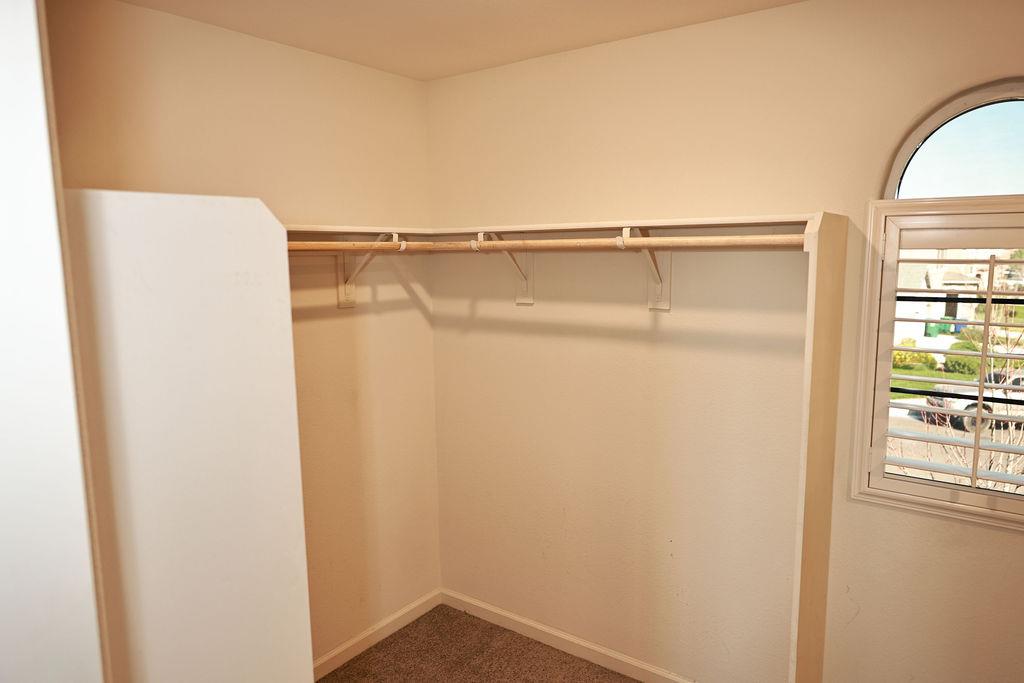 1382 Shoreline Dr, Madera, CA 93637